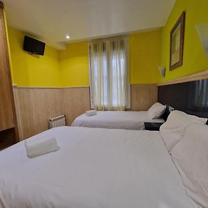 Habitación con 2 Camas Individuales
