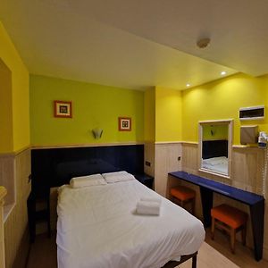 Habitación con Cama King